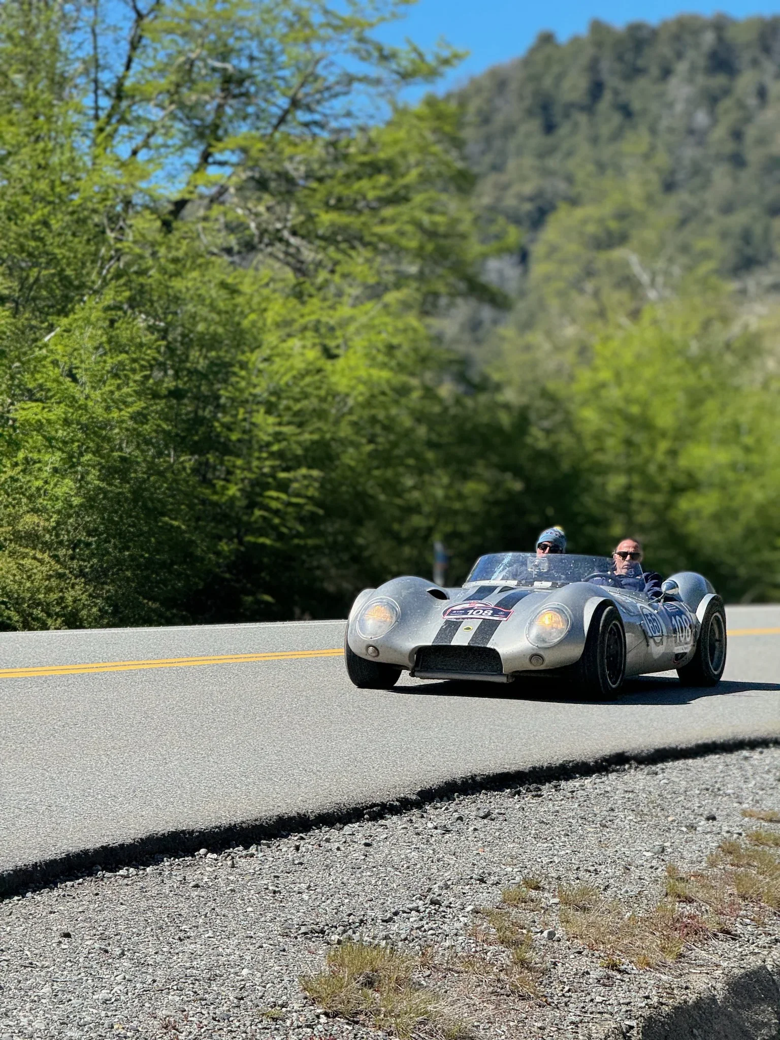 Autos clásicos por las 1000 Millas Sport 2023
