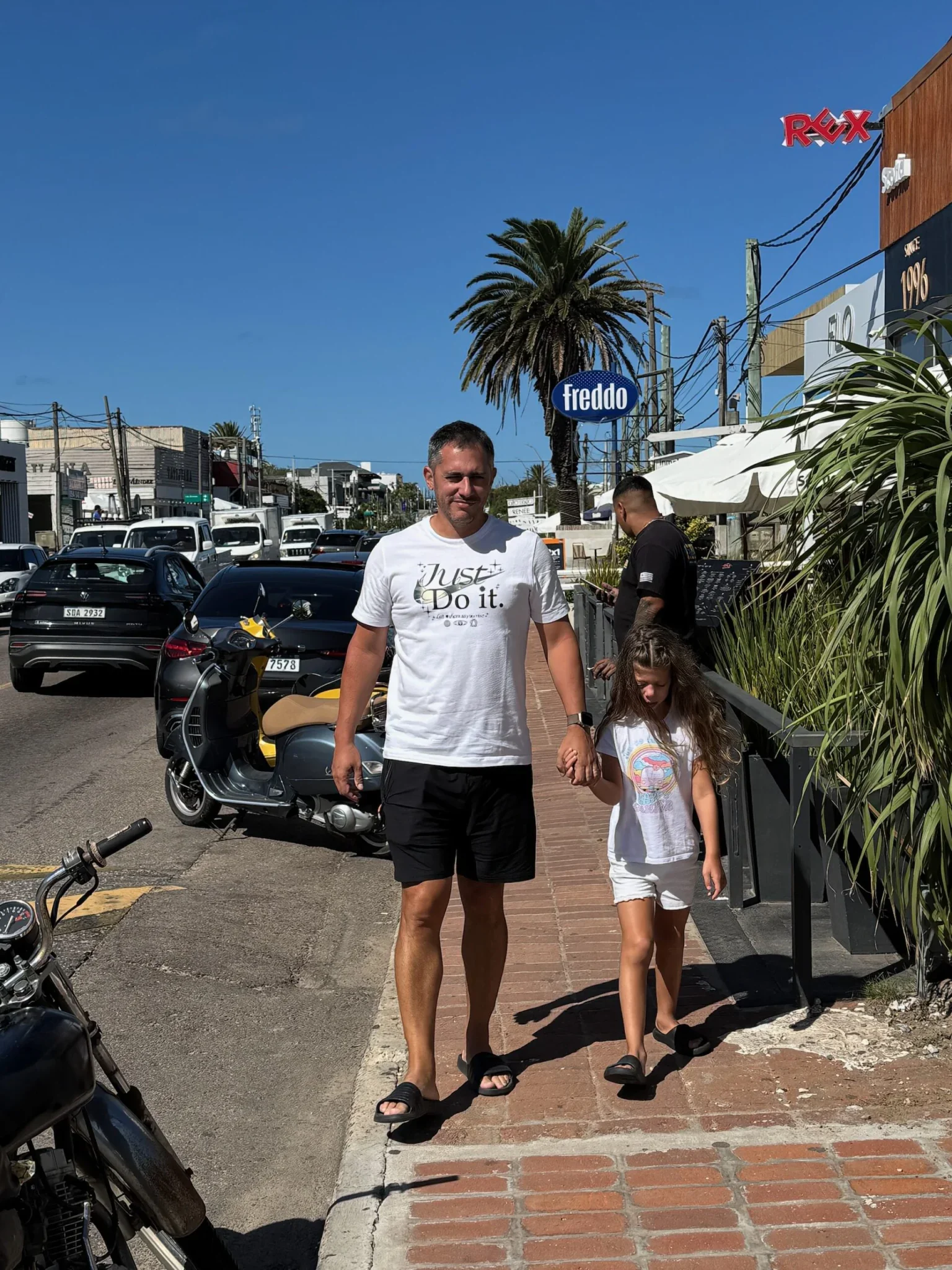 Caminando por La Barra con Justi