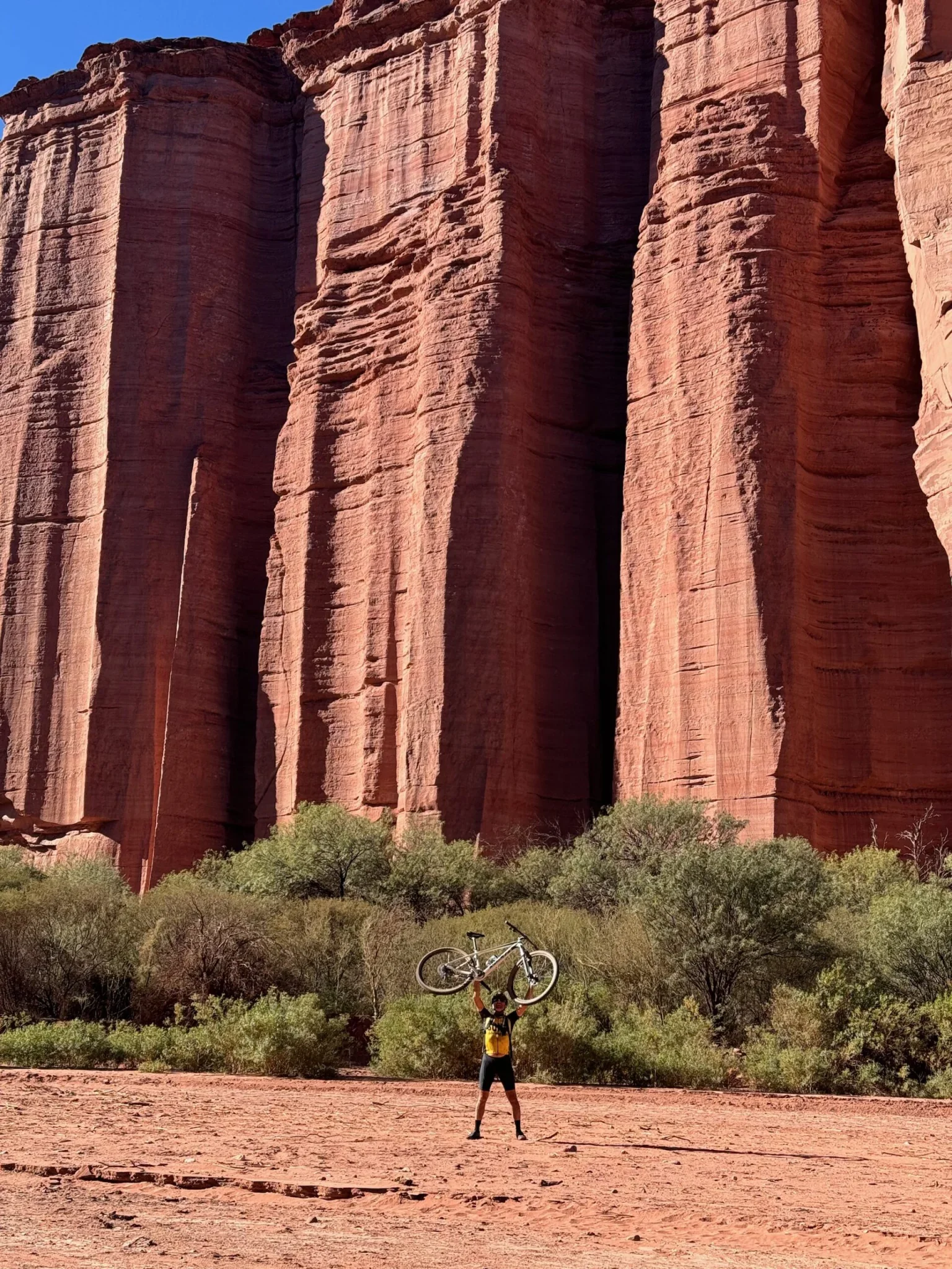 Cañon del Parque Nacional Talampaya en bicicleta