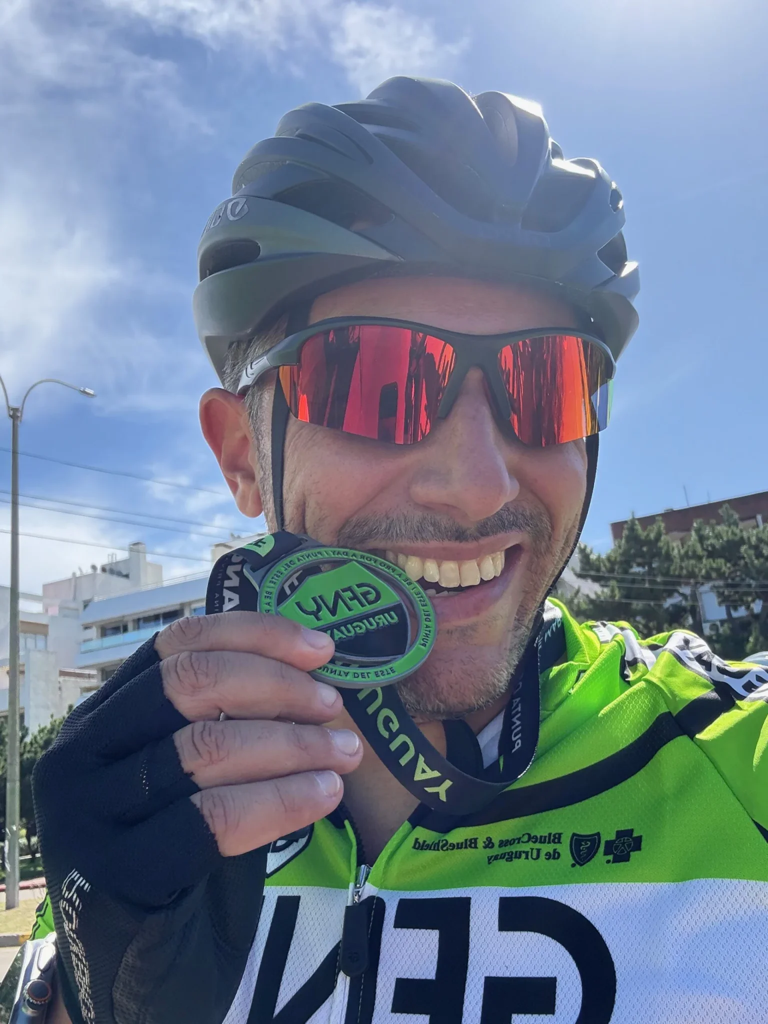Medalla de finisher GFNY Punta del Este 2025