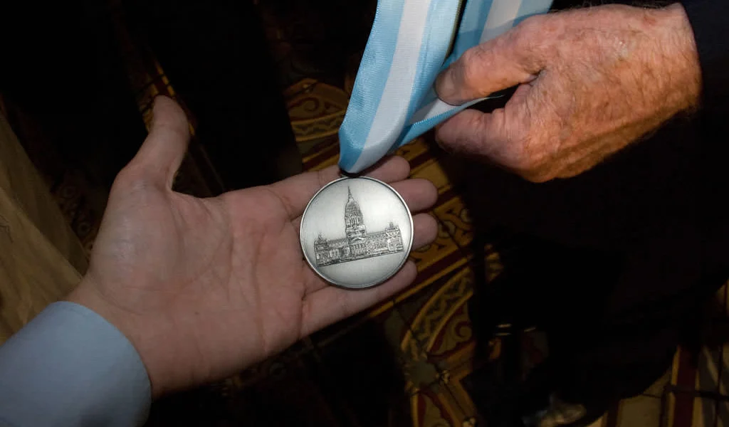 Medalla Delfor Cabrera